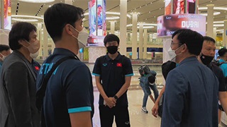 Sau 12 tiếng di chuyển, U23 Việt Nam đã đến UAE